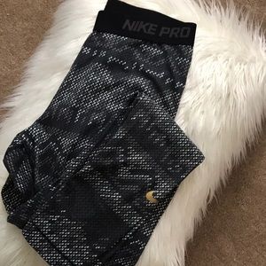Nike Pro leggings
